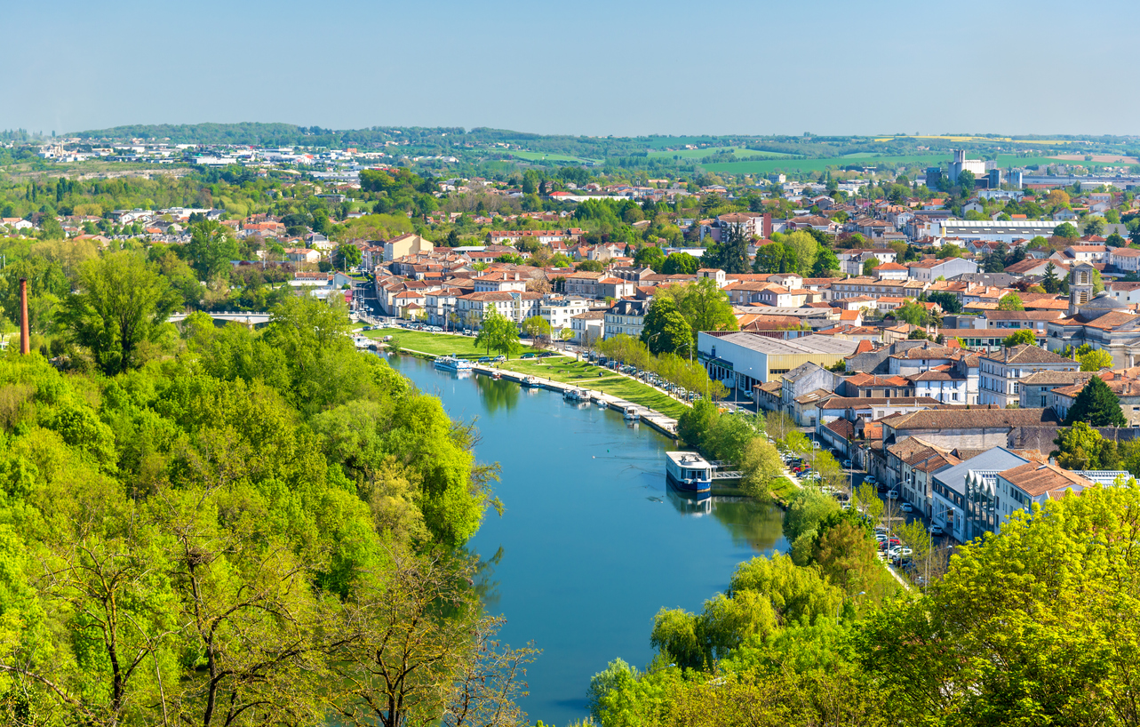 http://The%20Charente%20River%20At%20Angouleme,%20France